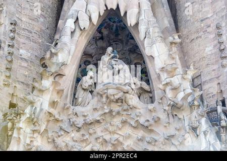 Détail architectural de la Sagrada Família, la plus grande église catholique inachevée du monde située à Eixample, conçue par Antoni Gaudí Banque D'Images