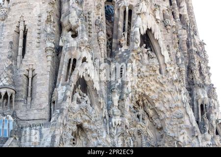 Détail architectural de la Sagrada Família, la plus grande église catholique inachevée du monde située à Eixample, conçue par Antoni Gaudí Banque D'Images