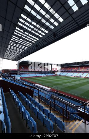 Birmingham, Royaume-Uni. 25th avril 2023. Une vue générale du match Aston Villa contre Fulham EPL, à Villa Park, Birmingham, Royaume-Uni, le 25th avril 2023. Crédit : Paul Marriott/Alay Live News Banque D'Images