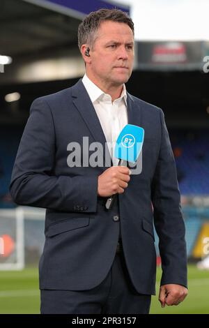 Michael Owen assurant la couverture de BT Sports avant le match de ce soir de la Premier League Leeds United contre Leicester City à Elland Road, Leeds, Royaume-Uni, 25th avril 2023 (photo de James Heaton/News Images) Banque D'Images