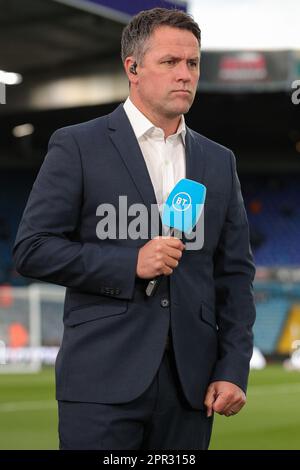 Michael Owen assurant la couverture de BT Sports avant le match de ce soir de la Premier League Leeds United contre Leicester City à Elland Road, Leeds, Royaume-Uni, 25th avril 2023 (photo de James Heaton/News Images) Banque D'Images