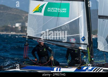 Hyères, France. 23rd avril 2023. L'équipe australienne participe à la classe Nacra 17 lors de l'édition 51th de la semaine olympique française à Hyères, en France, sur 23 avril 2023. Photo de Laurent Coust/ABACAPRESS.COM crédit: Abaca Press/Alay Live News Banque D'Images