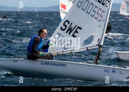 Hyères, France. 23rd avril 2023. Josefin Olsson (SWE) participe en classe ILCA6 lors de l'édition 51th de la semaine olympique française à Hyères, France sur 23 avril 2023. Photo de Laurent Coust/ABACAPRESS.COM crédit: Abaca Press/Alay Live News Banque D'Images