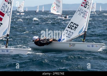 Hyères, France. 23rd avril 2023. Amaya Escudero (GER) participe en classe ILCA6 lors de l'édition 51th de la semaine olympique française à Hyères, France sur 23 avril 2023. Photo de Laurent Coust/ABACAPRESS.COM crédit: Abaca Press/Alay Live News Banque D'Images