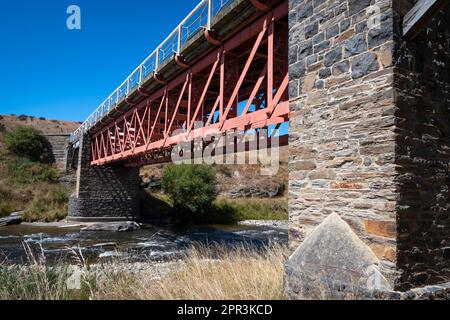 Pont historique sur Hyde - Macraes Road, près de Hyde, Central Otago, South Island, Nouvelle-Zélande Banque D'Images