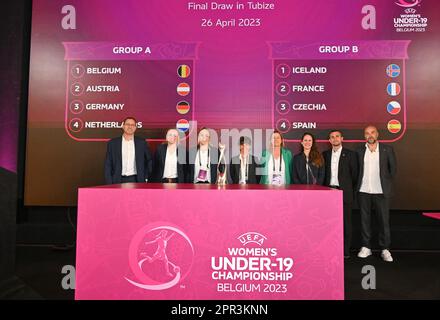 Tubize, Belgique - 26 avril : vue du tirage au sort du Championnat européen des femmes de moins de 19 ans de l'UEFA avec des membres de la Belgique, de l'Autriche, de l'Allemagne, des pays-Bas, de l'Islande, de la France, La Tchéquie et l'Espagne lors du Championnat d'Europe des femmes de moins de 19 ans 2022/23 de l'UEFA, tirage au sort du camp de base de l'Association royale belge de football sur 26 avril 2023 , à Tubize en Belgique. Photo de Sportpix | David Catry Banque D'Images