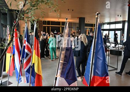 Tubize, Belgique - 26 avril : une vue générale du lobby photographié lors du 2022/23 tirage au sort final du Championnat européen des femmes de moins de 19 ans de l'UEFA au camp de base de l'Association royale belge de football sur 26 avril 2023 , à Tubize en Belgique. Photo de Sportpix | David Catry Banque D'Images