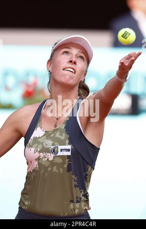 Magdalena Frech de Pologne en action contre Aliona Bolsova d'Espagne pendant l'Open de Mutua Madrid 2023, Masters 1000 du tournoi de tennis sur 25 avril 2023 à Caja Magica à Madrid, Espagne - photo: Oscar J Barroso/DPPI/LiveMedia Banque D'Images