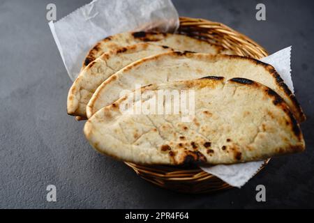 Pain plat Lavash du Moyen-Orient, sélectif Banque D'Images