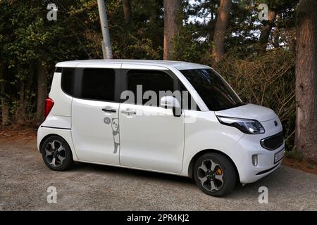 GEOJE, CORÉE DU SUD - 1 AVRIL 2023 : voiture Kia Ray ou voiture kei en Corée du Sud. Il est fabriqué par Kia exclusivement pour le sud-coréen domestique ma Banque D'Images