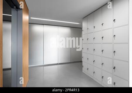 armoire de bureau, vestiaire dans le club de sport. Dressing Banque D'Images