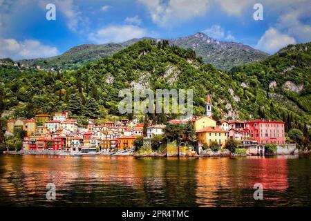 La petite ville de Varenna est situé sur la rive du Lac de Lecco en Italie du Nord. Banque D'Images