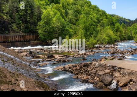 Le barrage no 2 sur l'Ocoee est l'un des meilleurs sites de rafting en eau vive du pays. À la fin du printemps et en été, à travers la gorge de l'Ocoee, elle fut l'hôte des 199 Banque D'Images