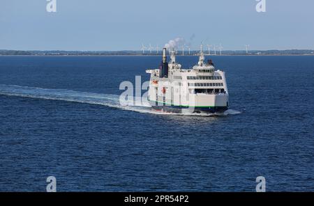 Ferry hybride Prins Richard, éoliennes Rødby, navire de transport de passagers RO-RO de Scandlines, traversiers à émissions réduites de gaz à effet de serre, environnement Banque D'Images