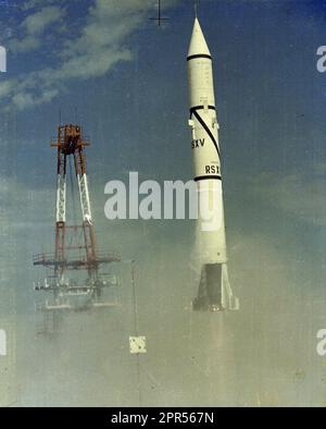 La première fusée Redstone a été lancée à Cape Canaveral, en Floride, sur 20 août 1953. Redstone a été le premier grand programme de développement de fusées pour les États-Unis par le groupe Peenemuende dirigé par le Dr Wernher von Braun Banque D'Images