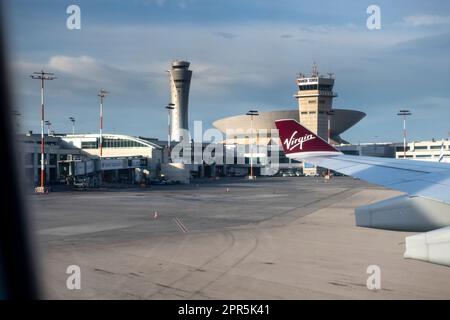 Ben Gurion Air Port novembre 2022 taxant avant le décollage d'un avion Virgin Atlantic Banque D'Images