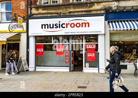 Magasin de détail MusicRoom fermé, High Street, Lincoln City, Lincolnshire, Angleterre, ROYAUME-UNI Banque D'Images