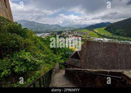 La ville au CHÂTEAU d'ORAVA en Slovaquie Banque D'Images