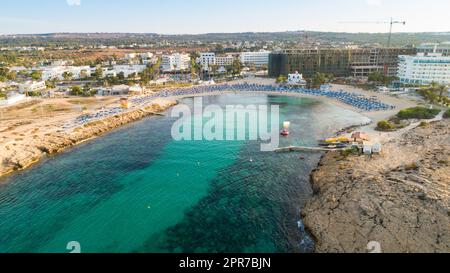 Plage aérienne de Vathia Gonia, Ayia Napa, Chypre Banque D'Images