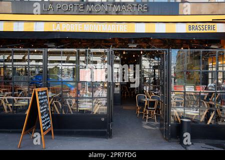 La porte Montmartre est la légendaire et célèbre brasserie située sur les Grands Boulevards à Paris, France. Banque D'Images