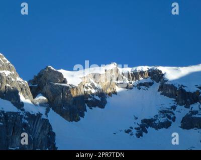 Randonnée d'hiver à la montagne de Pleisenspitze, Tyrol, Autriche Banque D'Images