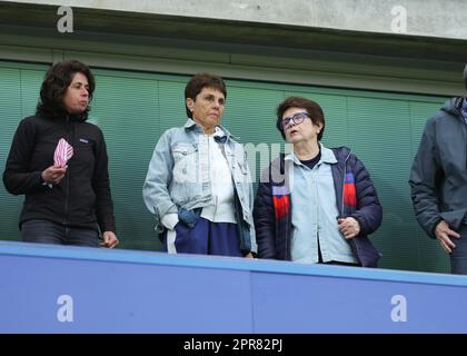 26th avril 2023 ; Stamford Bridge, Chelsea, Londres, Angleterre : Premier League football, Chelsea versus Brentford ; Billie Jean King et sa femme Ilana Kloss dans les boîtes de l'entreprise regardant le match Credit: Action plus Sports Images/Alay Live News Banque D'Images