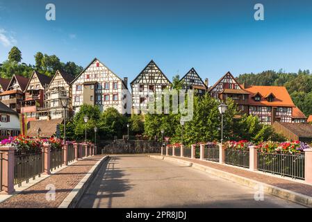 Maisons à colombages dans la ville de Schiltach dans la Forêt Noire, Kinzigtal, Bade-Wurtemberg, Allemagne Banque D'Images