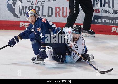 2022/2023 DEL finale jeu #5 | Red Bull München vs ERC Ingolstadt, jeu 5 2023-04-23 à München (Olympia-Eisstadion) Jubelszenen HAGER Patrick (Rouge Banque D'Images