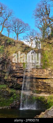 Henrhyd Falls (Sgwd Henrhyd) - Brecon Beacons National Park, pays de Galles, Royaume-Uni Banque D'Images