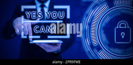 Inspiration montrant le signe Oui vous CAN. Approche d'affaires encouragement à la positivité persuader la confiance de Dare soutenir l'homme d'affaires en costume tenir le bloc-notes symbolisant un travail d'équipe réussi. Banque D'Images