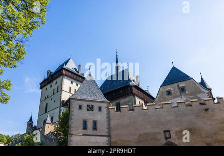 Château gothique royal de Karlstejn en République tchèque Banque D'Images