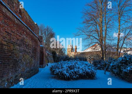 Vue sur la porte de la ville de Kropeliner Tor à Rostock, Allemagne Banque D'Images