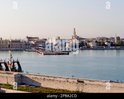 Italie, Port de Bari Banque D'Images