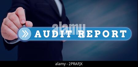 Texte du rapport d'audit inspiration. Mot pour une évaluation de la situation financière complète d'un actif d'entreprise Homme tenant Une tablette projetant Une caméra montrant la photographie créative. Banque D'Images