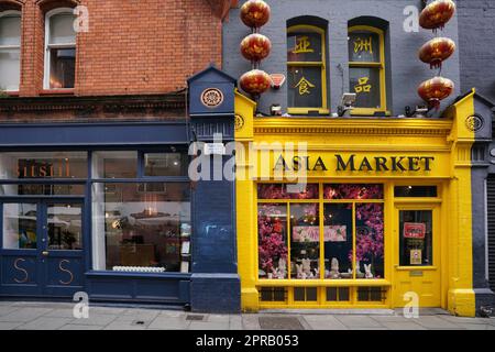 Magasins de la rue principale de Dublin Banque D'Images