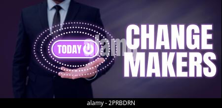 Légende de texte présentant les décideurs. Approche d'affaires jeunes turk Influtivistes urbanisation mode Gen X homme d'affaires en costume Afficher avec un modèle d'une main avec bouton d'alimentation. Banque D'Images