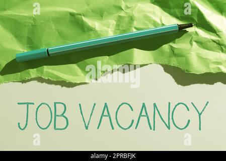 Légende du texte présentant le poste vacant. Concept d'affaires vide ou disponible lieu payé dans petite ou grande entreprise informations importantes écrites sous morceau de papier déchiré. Banque D'Images