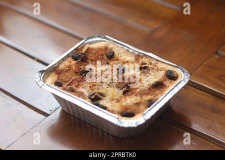 Un gros plan de klapertart qui est une cuisine typique de Manado, Indonésie. À base de viande de noix de coco jeune, sucre, farine, amandes, lait, beurre, oeufs, cinn Banque D'Images