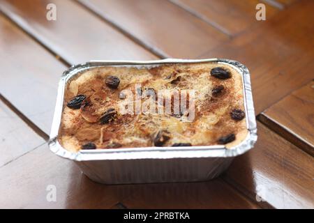 Un gros plan de klapertart qui est une cuisine typique de Manado, Indonésie. À base de viande de noix de coco jeune, sucre, farine, amandes, lait, beurre, oeufs, cinn Banque D'Images