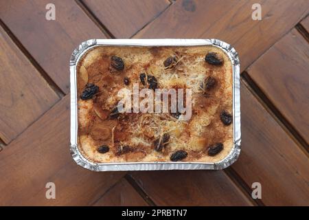 Un gros plan de klapertart qui est une cuisine typique de Manado, Indonésie. À base de viande de noix de coco jeune, sucre, farine, amandes, lait, beurre, oeufs, cinn Banque D'Images