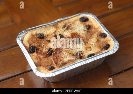 Un gros plan de klapertart qui est une cuisine typique de Manado, Indonésie. À base de viande de noix de coco jeune, sucre, farine, amandes, lait, beurre, oeufs, cinn Banque D'Images