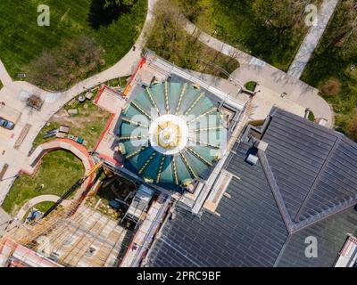 Photographie aérienne du complexe du Capitole de l'État, des Moines, Iowa, États-Unis, lors d'une belle journée de printemps. Banque D'Images