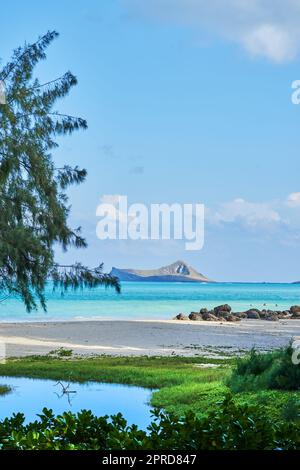 Parc de la plage de soufflet Field - Oahu, Hawaï. Une photo de la célèbre plage hawaïenne - Bellow Field Beach Park, près de Waimanalo, l'île d'Oahu, Hawaï. Banque D'Images