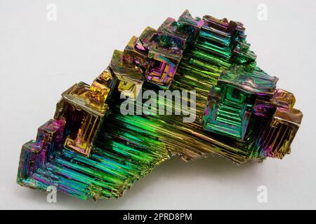 Crystal Bismuth Metal - couleurs d'ascendance Banque D'Images