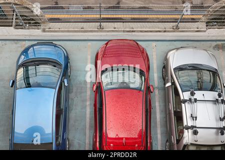 Voitures parking hors-service Banque D'Images