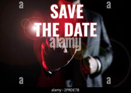 Ecriture du texte affiché Enregistrer la date. Approche commerciale systématisée événements activité programmée enregistrée écrit sur papier avec crayon informations importantes actuelles. Banque D'Images