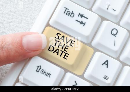 Ecriture du texte affiché Enregistrer la date. Mot pour les événements systématisés activité programmée enregistrée collègues classés partager des pensées avec des bulles d'expression et des S assorties Banque D'Images