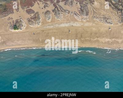 Vue aérienne de la plage sur l'isthme Barra del Trabucador dans le delta de l'Ebre (Montsià, Tarragone, Catalogne, Espagne) ESP: Vista aérea de la playa Banque D'Images