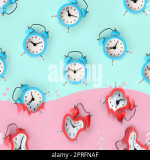 Le temps presse concept montre-réveil bleu c'est la dissolution par fusion dans substance liquide rose pastel . Image style surréaliste Banque D'Images