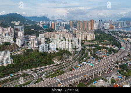 Kwai Chung, Hong Kong 16 juin 2021 : un drone survole le port de conteneurs de Hong Kong Banque D'Images